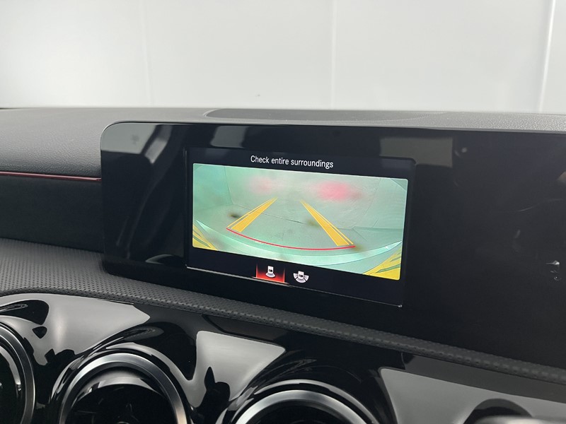 2021 (21) MERCEDES-BENZ A CLASS A180d AMG Line 5dr Auto 5043102