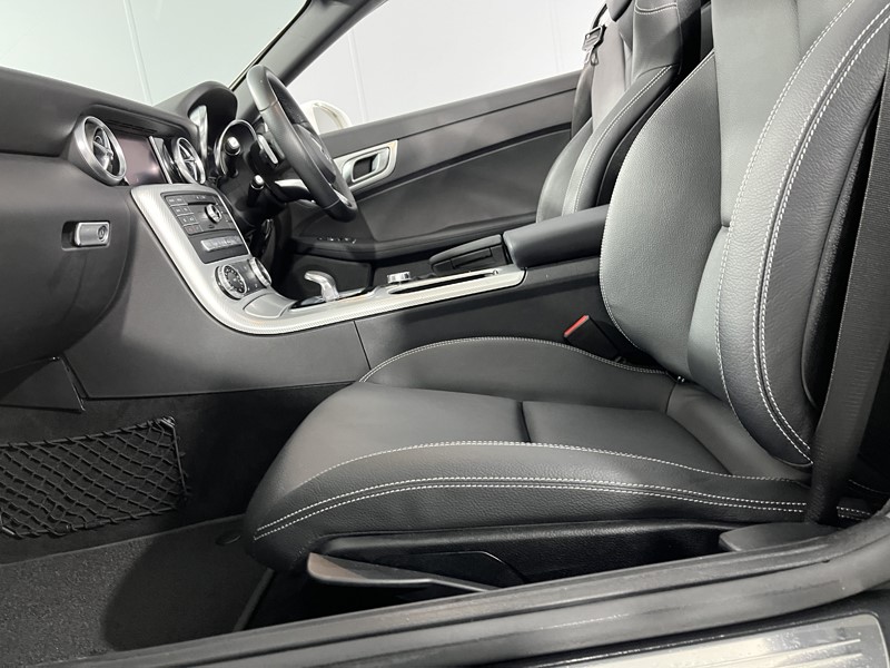 2017 (67) MERCEDES-BENZ SLC 180 AMG Line 2dr 9G-Tronic 5043022