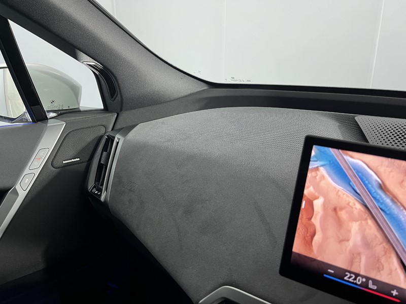 2025 (75) BMW iX 300kW xDrive45 M Sport 101kWh 5dr Auto 5119760