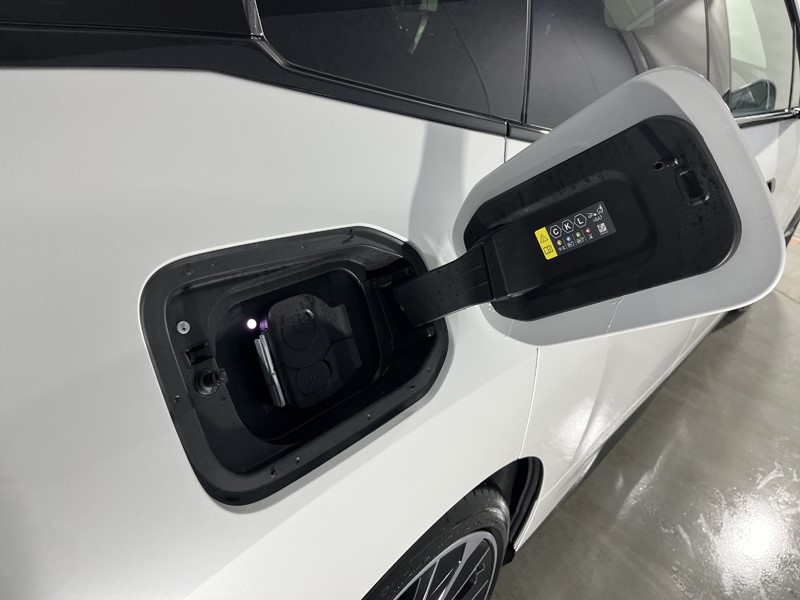 2025 (75) BMW iX 300kW xDrive45 M Sport 101kWh 5dr Auto 5119779