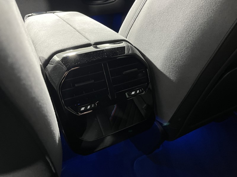 2025 (75) BMW iX 300kW xDrive45 M Sport 101kWh 5dr Auto 5119774