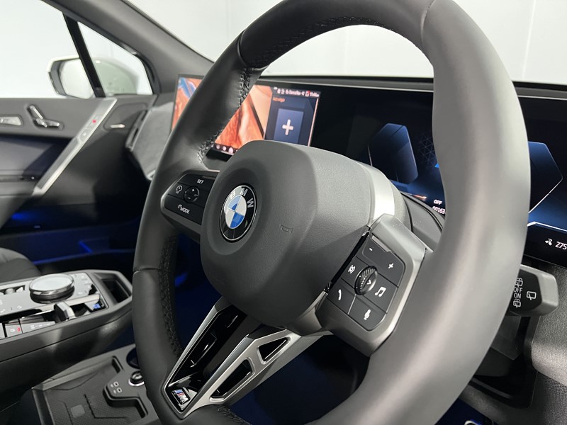 2025 (75) BMW iX 300kW xDrive45 M Sport 101kWh 5dr Auto 5119754