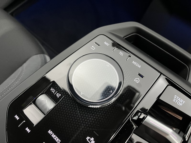 2025 (75) BMW iX 300kW xDrive45 M Sport 101kWh 5dr Auto 5119767