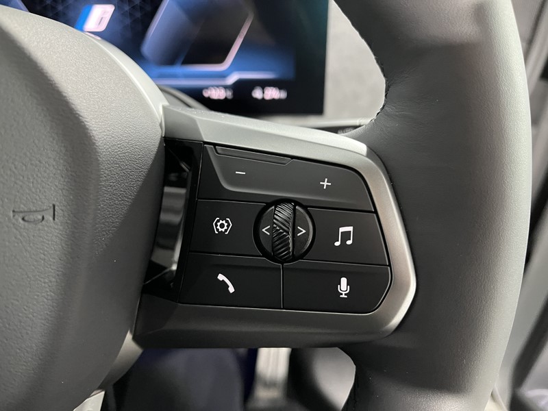 2025 (75) BMW iX 300kW xDrive45 M Sport 101kWh 5dr Auto 5119756