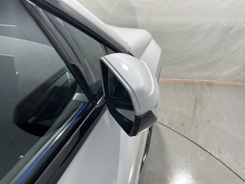 2025 (75) BMW iX 300kW xDrive45 M Sport 101kWh 5dr Auto 5119778