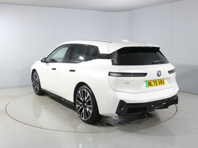 2025 (75) BMW iX 300kW xDrive45 M Sport 101kWh 5dr Auto 5119734