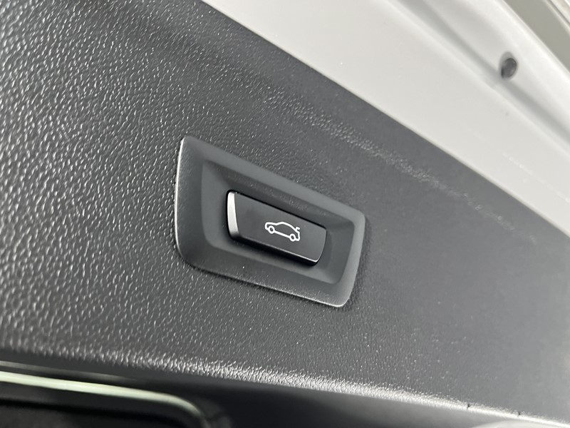 2025 (75) BMW iX 300kW xDrive45 M Sport 101kWh 5dr Auto 5119782