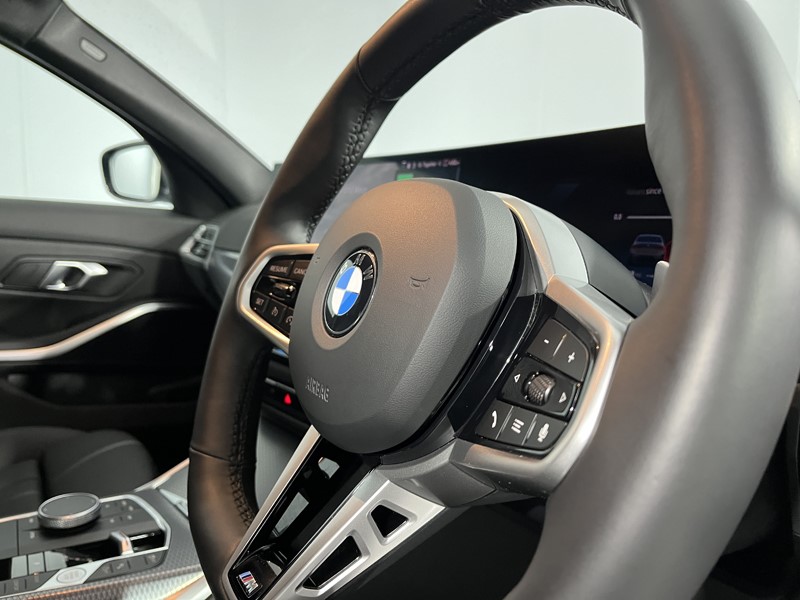 2025 (25) BMW 3 SERIES 320i M Sport 4dr Step Auto 5053803