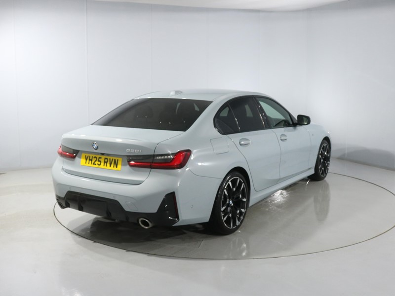 2025 (25) BMW 3 SERIES 320i M Sport 4dr Step Auto 5053829