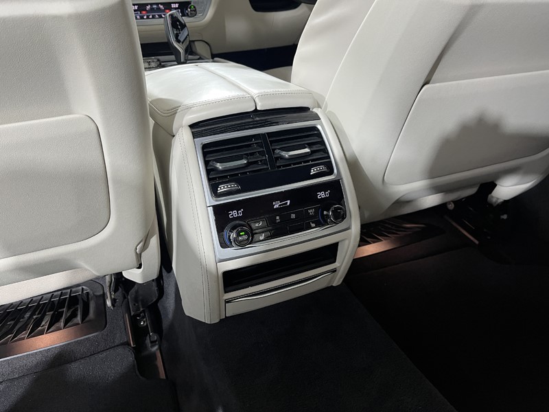 2019 (69) BMW 7 SERIES 745Le xDrive M Sport 4dr Auto 5049600