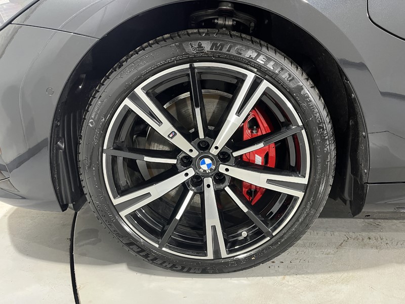 2025 (75) BMW 5 SERIES 550e xDrive M Sport Pro 5dr Auto 5072091