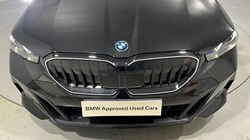2025 (75) BMW 5 SERIES 550e xDrive M Sport Pro 5dr Auto 5072122