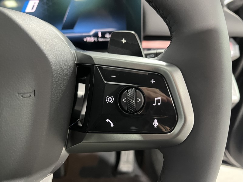 2025 (75) BMW 5 SERIES 550e xDrive M Sport Pro 5dr Auto 5072103