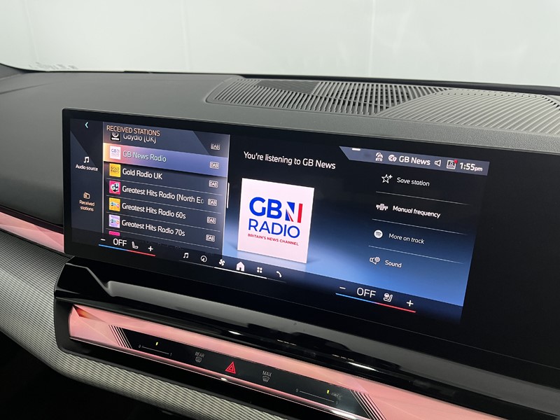 2025 (75) BMW 5 SERIES 550e xDrive M Sport Pro 5dr Auto 5072106