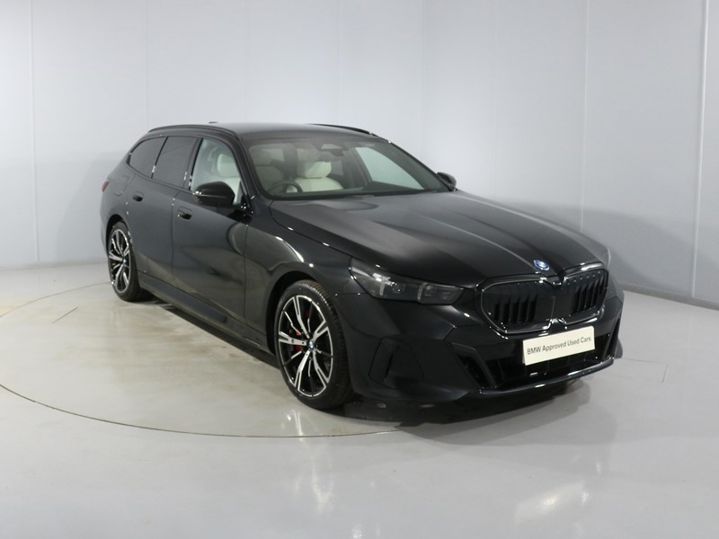 2025 (75) BMW 5 SERIES 550e xDrive M Sport Pro 5dr Auto