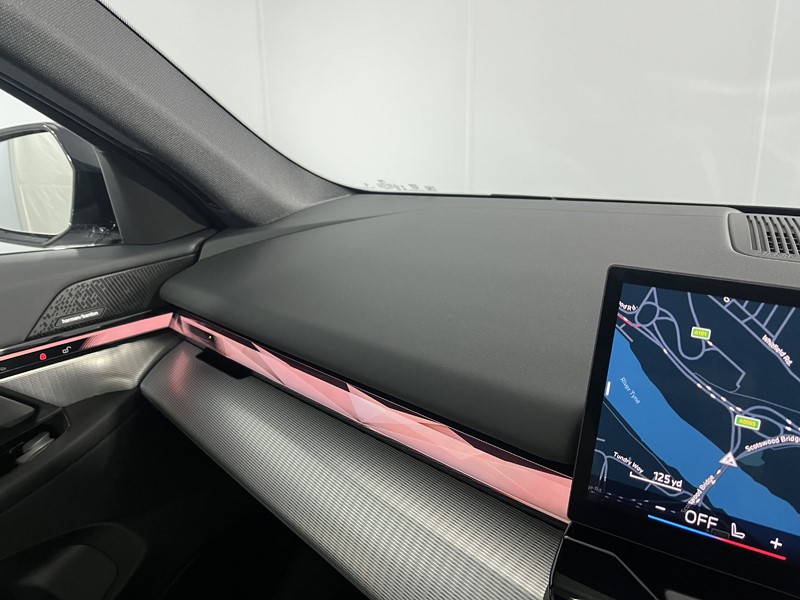 2025 (75) BMW 5 SERIES 550e xDrive M Sport Pro 5dr Auto 5072105