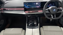 2025 (75) BMW 5 SERIES 550e xDrive M Sport Pro 5dr Auto 5072081