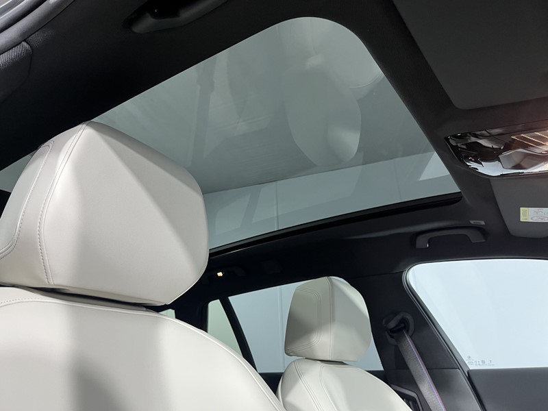 2025 (75) BMW 5 SERIES 550e xDrive M Sport Pro 5dr Auto 5072094