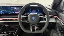 2025 (75) BMW 5 SERIES 550e xDrive M Sport Pro 5dr Auto 5072082