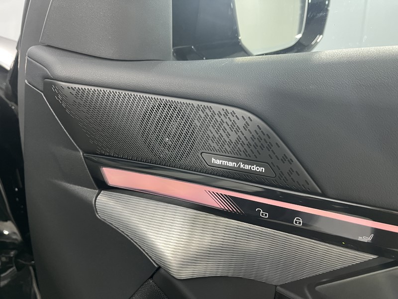 2025 (75) BMW 5 SERIES 550e xDrive M Sport Pro 5dr Auto 5072099