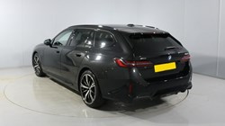 2025 (75) BMW 5 SERIES 550e xDrive M Sport Pro 5dr Auto 5072079