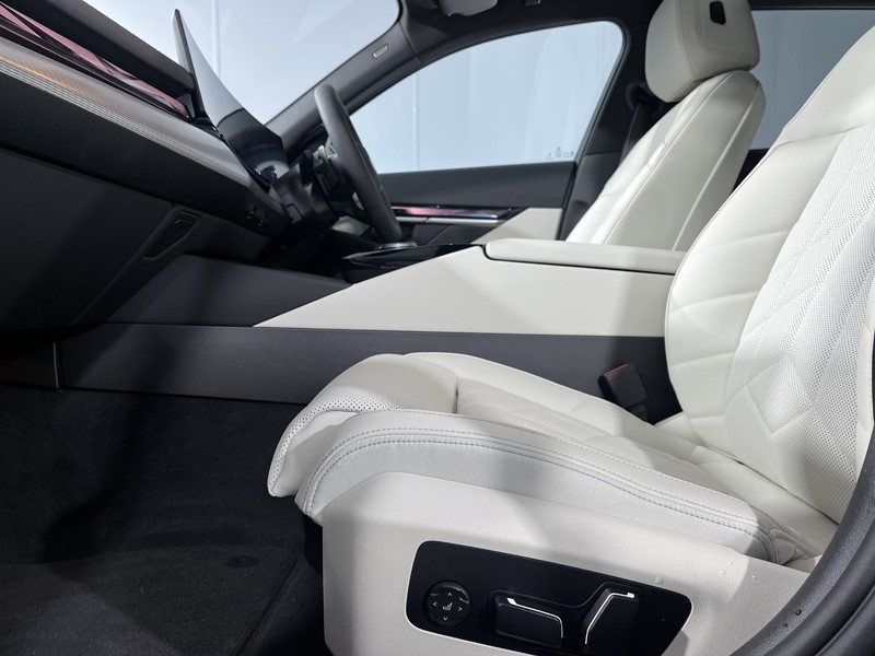 2025 (75) BMW 5 SERIES 550e xDrive M Sport Pro 5dr Auto 5072115