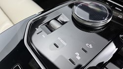 2025 (75) BMW 5 SERIES 550e xDrive M Sport Pro 5dr Auto 5072113