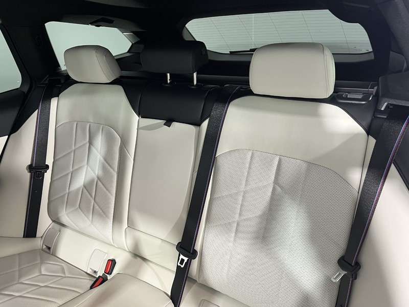 2025 (75) BMW 5 SERIES 550e xDrive M Sport Pro 5dr Auto 5072089