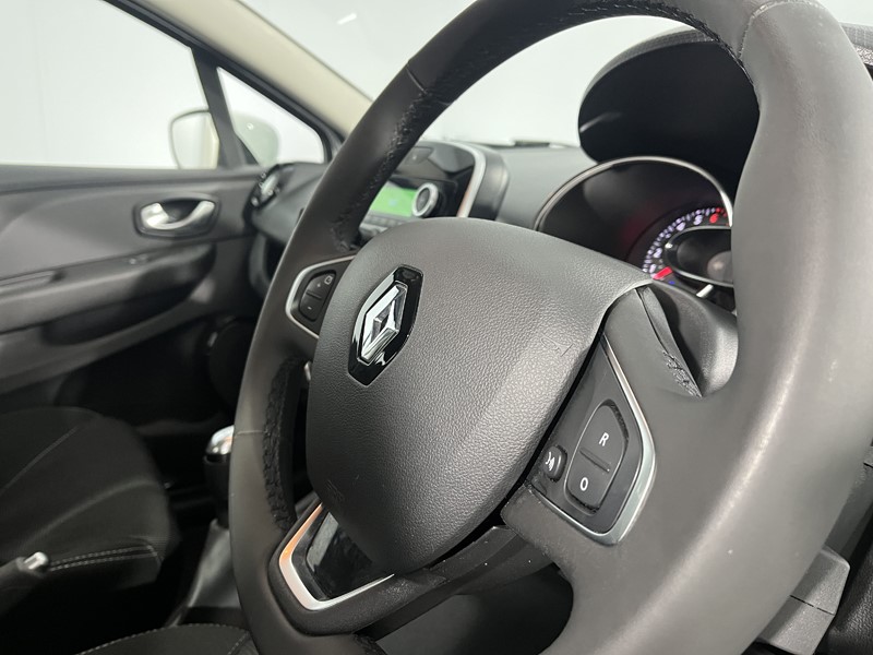 2019 (69) RENAULT CLIO 0.9 TCE 90 Play 5dr 5076069