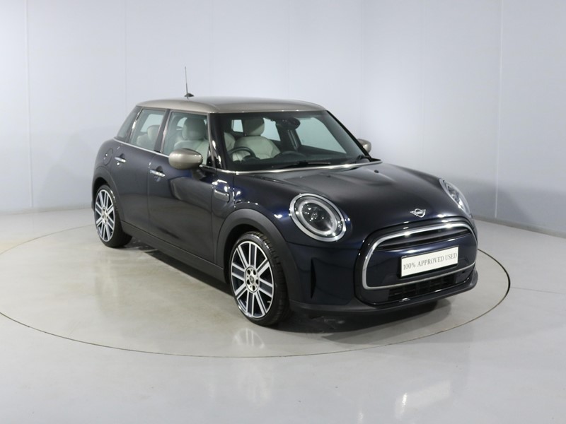 2022 (22) MINI HATCHBACK 1.5 Cooper Exclusive 5dr