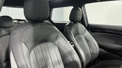 2022 (72) MINI HATCHBACK 1.5 Cooper Exclusive 3dr Auto 5308320