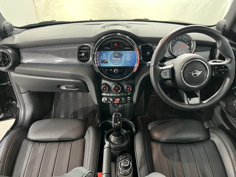 2022 (72) MINI HATCHBACK 1.5 Cooper Exclusive 3dr Auto 5308313