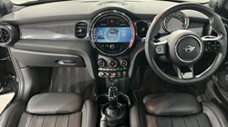 2022 (72) MINI HATCHBACK 1.5 Cooper Exclusive 3dr Auto 5308313