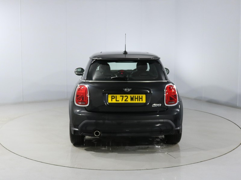 2022 (72) MINI HATCHBACK 1.5 Cooper Exclusive 3dr Auto 5308324