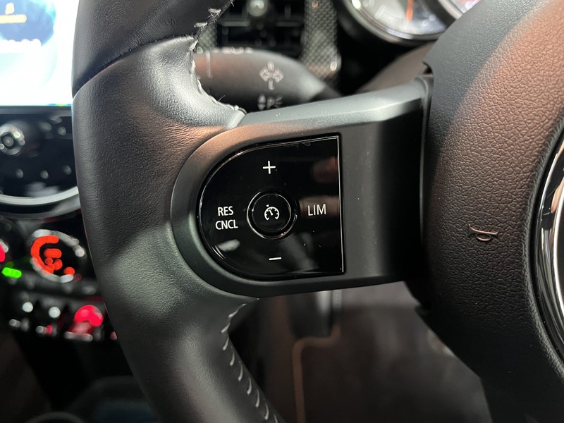 2022 (72) MINI HATCHBACK 1.5 Cooper Exclusive 3dr Auto 5308334