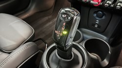 2022 (72) MINI HATCHBACK 1.5 Cooper Exclusive 3dr Auto 5064409