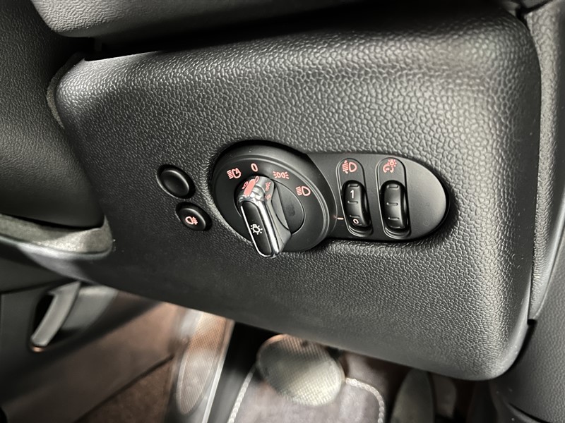 2022 (72) MINI HATCHBACK 1.5 Cooper Exclusive 3dr Auto 5064422