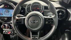 2022 (72) MINI HATCHBACK 1.5 Cooper Exclusive 3dr Auto 5308314