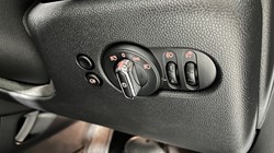 2022 (72) MINI HATCHBACK 1.5 Cooper Exclusive 3dr Auto 5308332
