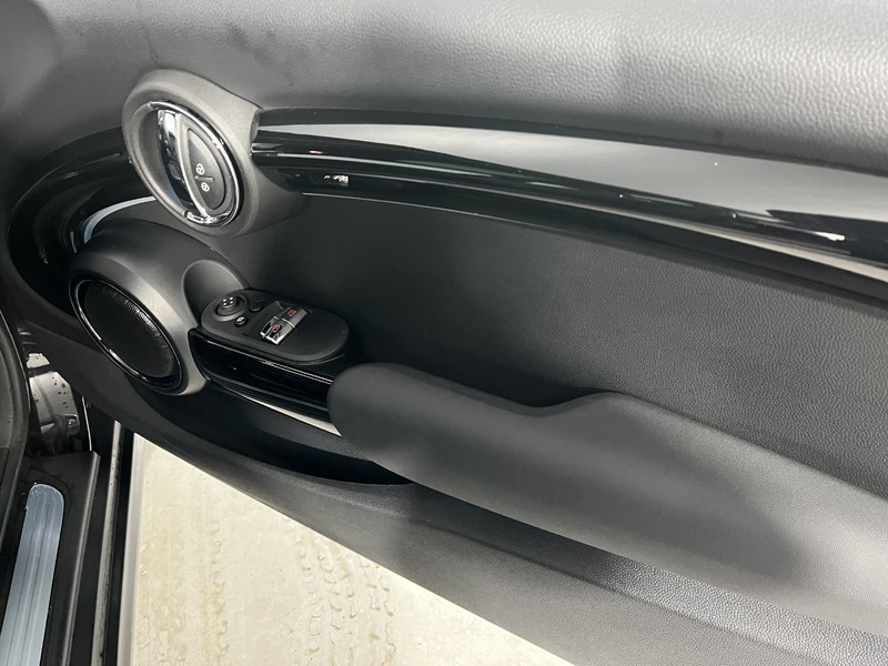 2022 (72) MINI HATCHBACK 1.5 Cooper Exclusive 3dr Auto 5308330