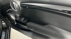 2022 (72) MINI HATCHBACK 1.5 Cooper Exclusive 3dr Auto 5308330