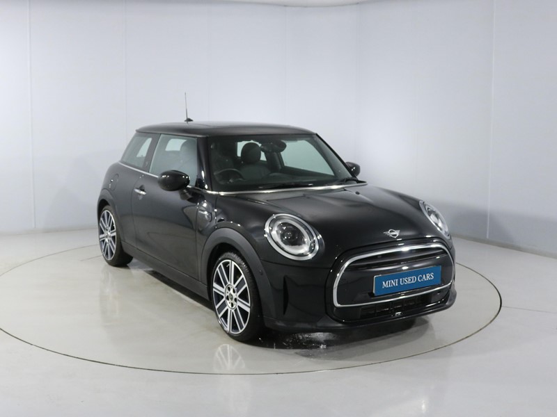 2022 (72) MINI HATCHBACK 1.5 Cooper Exclusive 3dr Auto