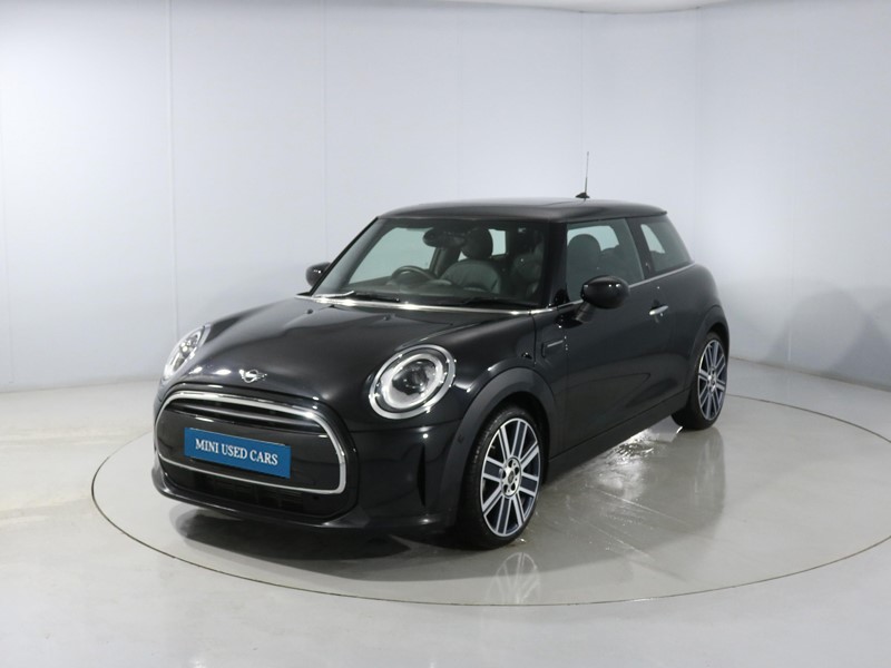 2022 (72) MINI HATCHBACK 1.5 Cooper Exclusive 3dr Auto 5308353