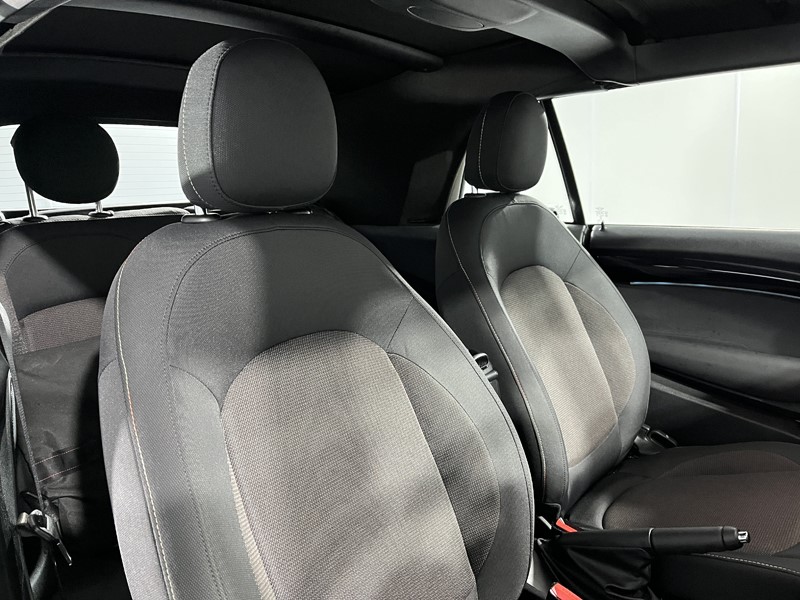 2022 (72) MINI CONVERTIBLE 1.5 Cooper Classic 2dr Auto 5071815