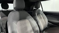 2022 (72) MINI CONVERTIBLE 1.5 Cooper Classic 2dr Auto 5071815