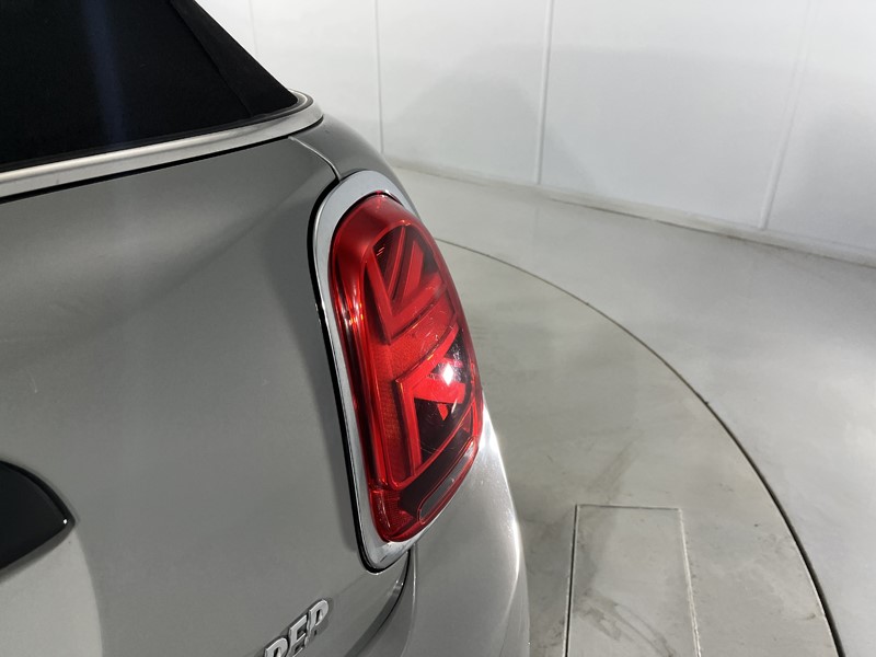 2022 (72) MINI CONVERTIBLE 1.5 Cooper Classic 2dr Auto 5071844