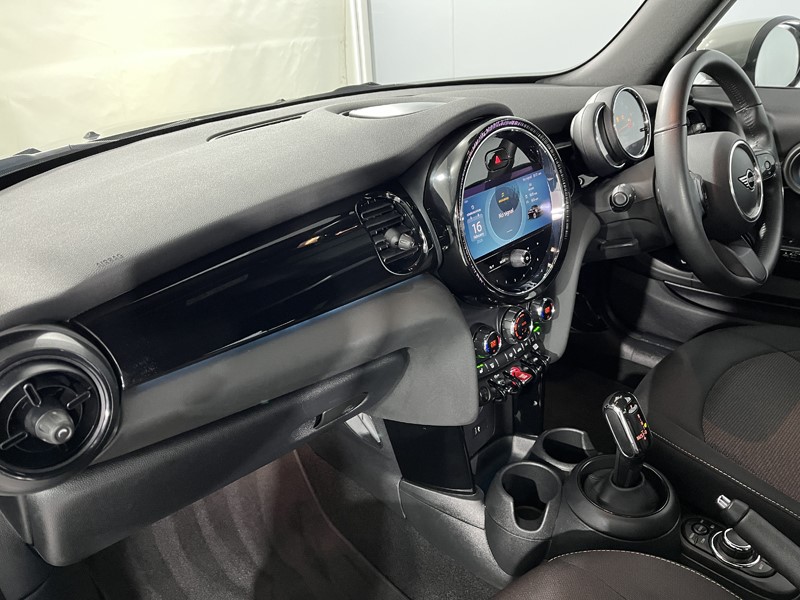 2022 (72) MINI CONVERTIBLE 1.5 Cooper Classic 2dr Auto 5071811