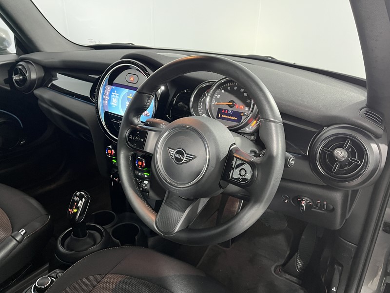 2022 (72) MINI CONVERTIBLE 1.5 Cooper Classic 2dr Auto 5071810