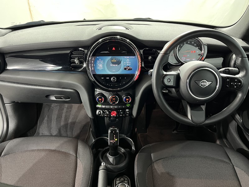 2022 (72) MINI CONVERTIBLE 1.5 Cooper Classic 2dr Auto 5071808