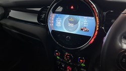 2022 (72) MINI CONVERTIBLE 1.5 Cooper Classic 2dr Auto 5071812